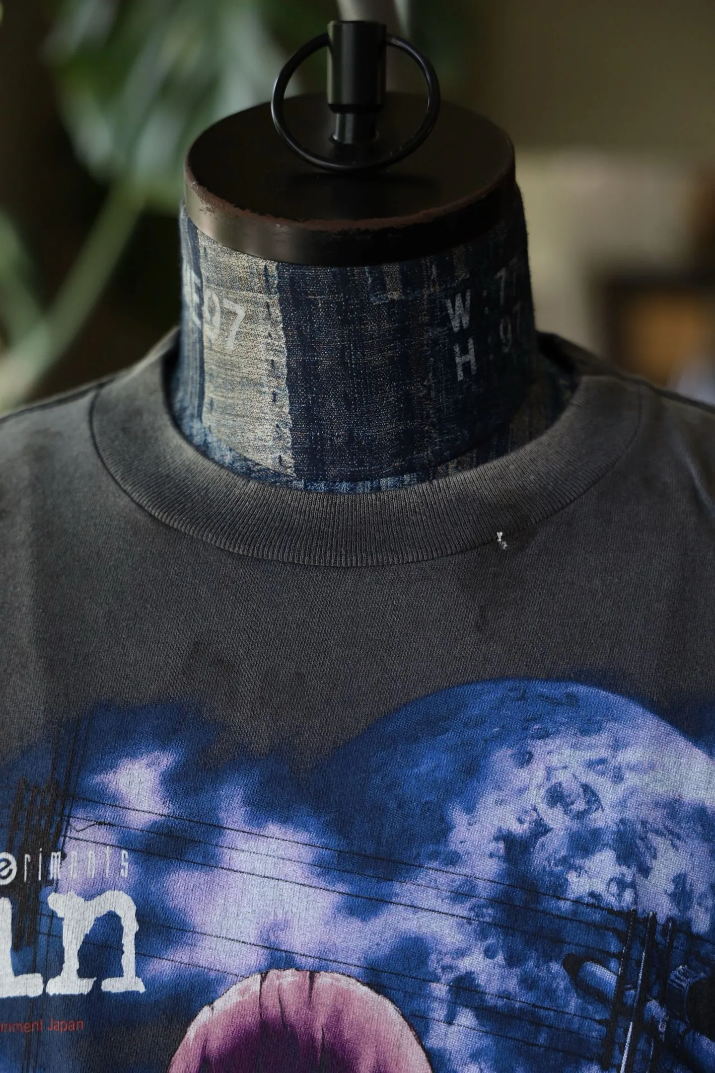 SAINT Mxxxxxx × serial experiments lain × GEEKS RULE GS_SS TEE/LAIN/BLK Sci-fi anime <Lingyin> co-branded ringing tone distressed short-sleeves Washed black S-XL Super rich and delicate printing technology perfectly shows the authentic details Customized co-branded accessories The real correct version Ready-made clothes Assute dyeing Washed to make old Maliu water faded